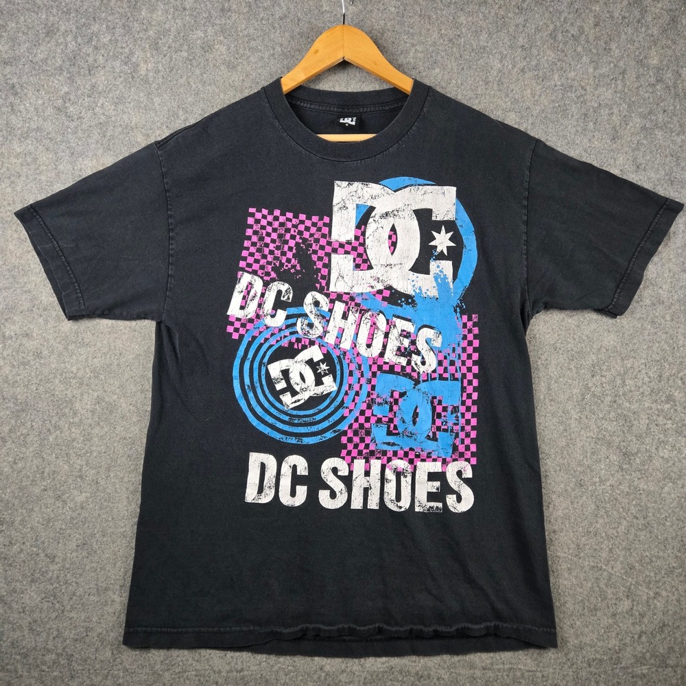 Vtg 90s DC Shoes Graphic T-Shirt Mens L Faded Black Blue Checkerboard Skater